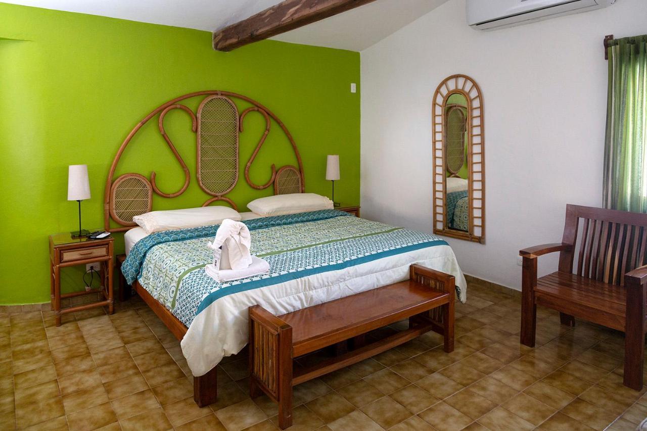 Hotel Amar Inn Puerto Morelos Exterior photo