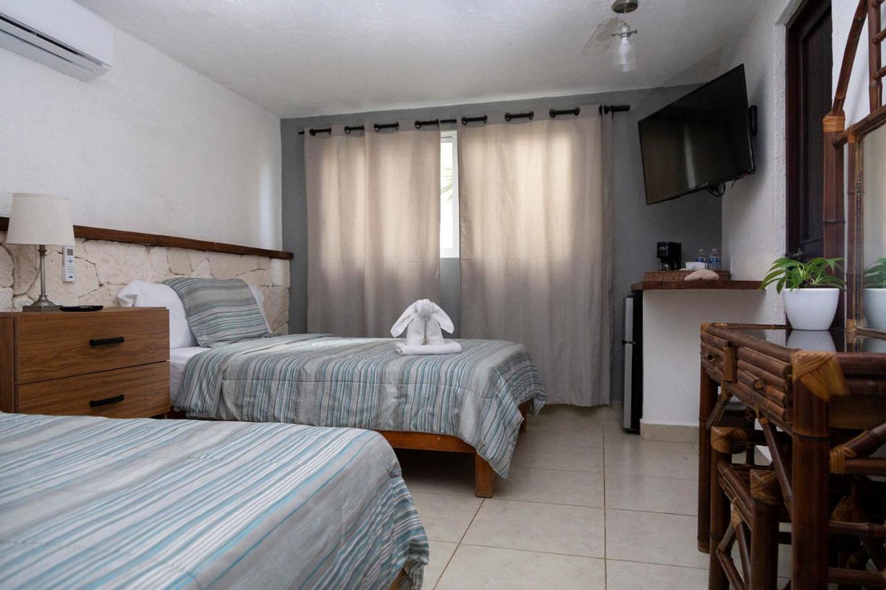 Hotel Amar Inn Puerto Morelos Exterior photo