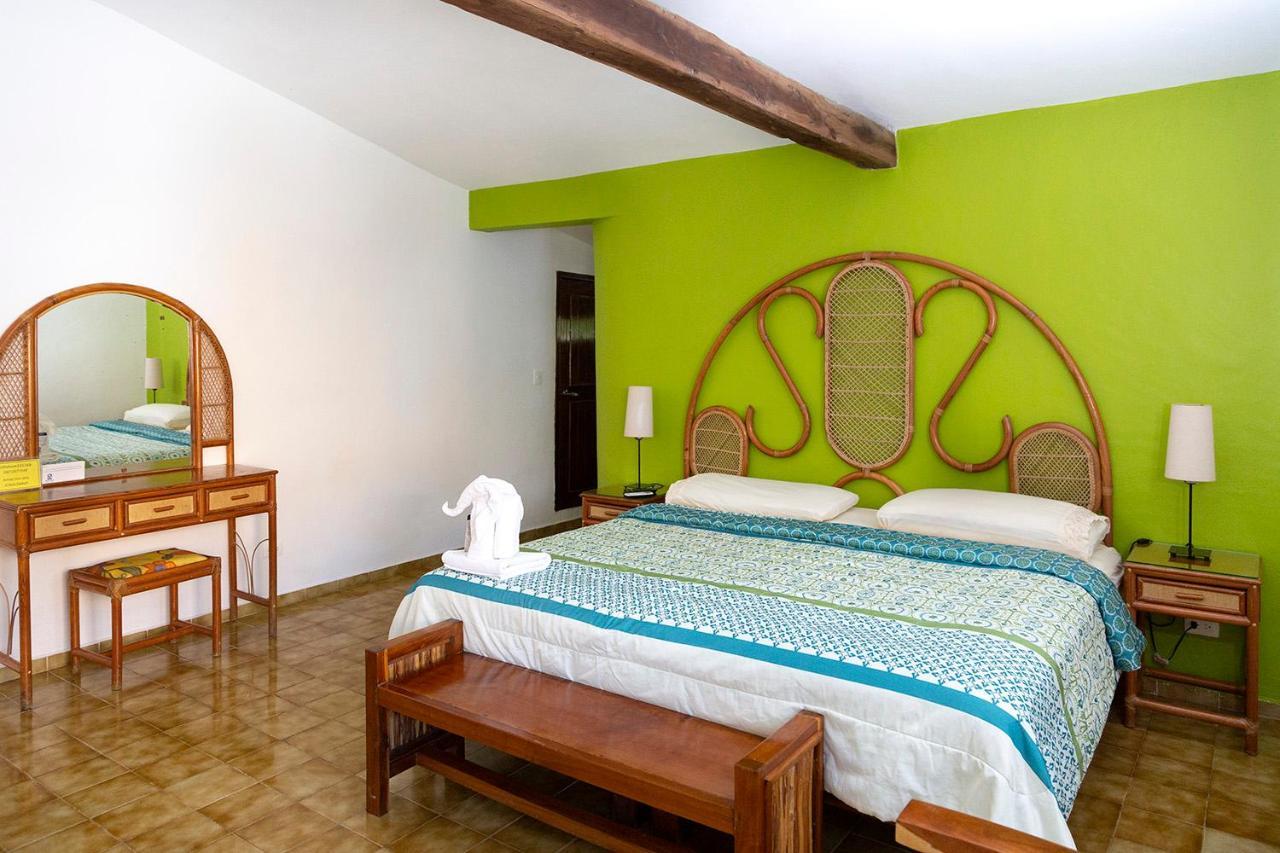 Hotel Amar Inn Puerto Morelos Exterior photo