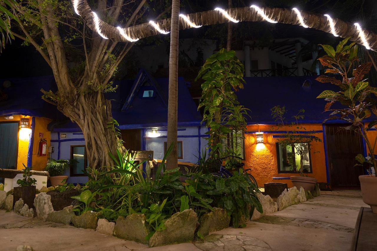 Hotel Amar Inn Puerto Morelos Exterior photo
